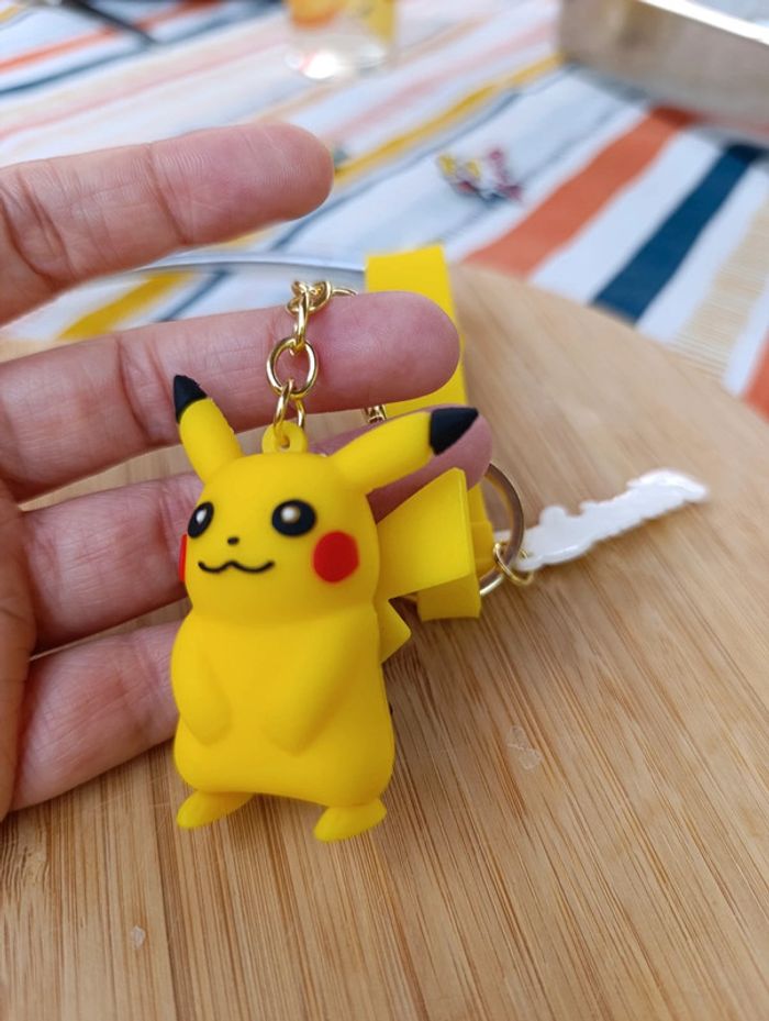 Porte clé 3D pokémon Pikachu - photo numéro 2