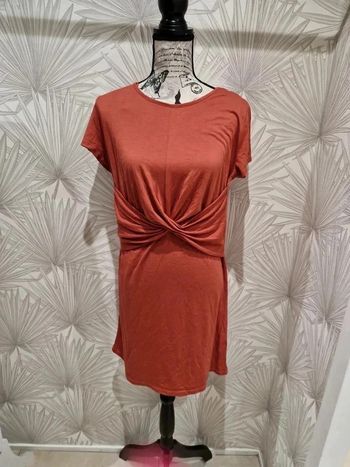 Jolie robe d'été manches courtes taille 38