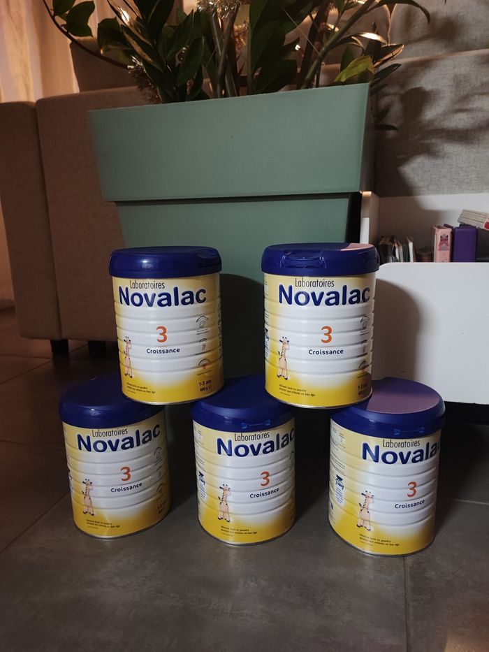 Lot5 boîtes de lait novalac neuves