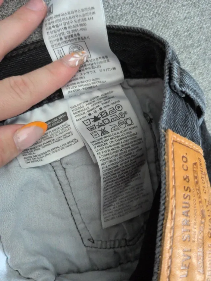 Jupe en jean noire Levi’s – Taille 38 – Très bon état - photo numéro 8