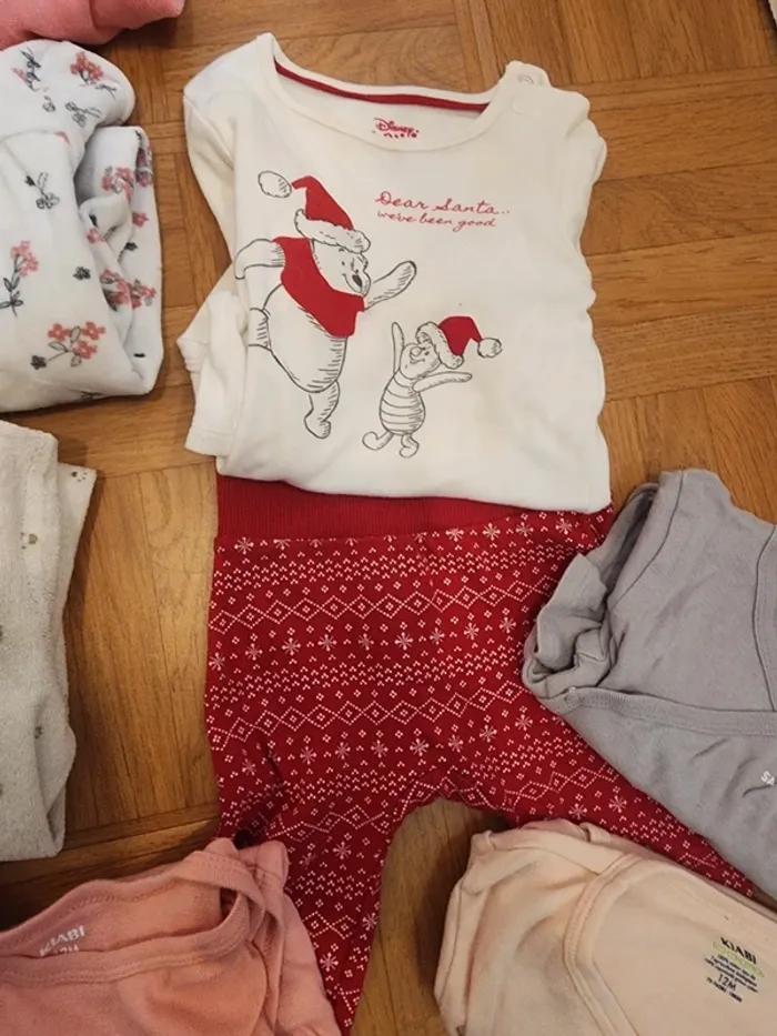 Lot de pyjama taille 12 mois et 3 body - photo numéro 10