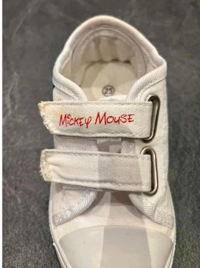 Basket  basse Mickey taille  25 - photo numéro 2
