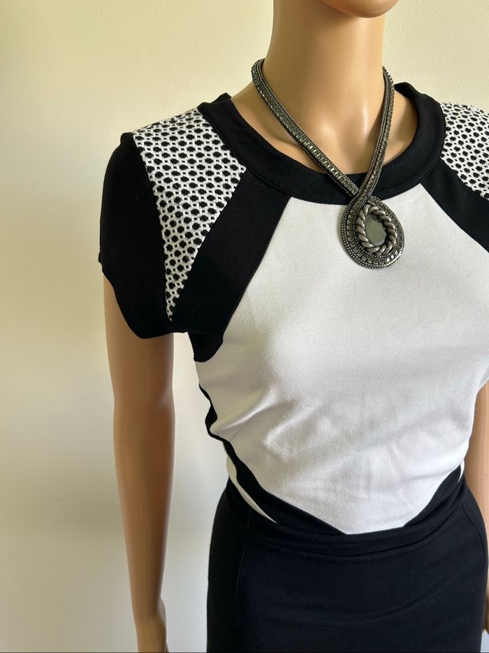 Robe noire et blanche à manches courtes Anna Field taille 40 bon état - photo numéro 4