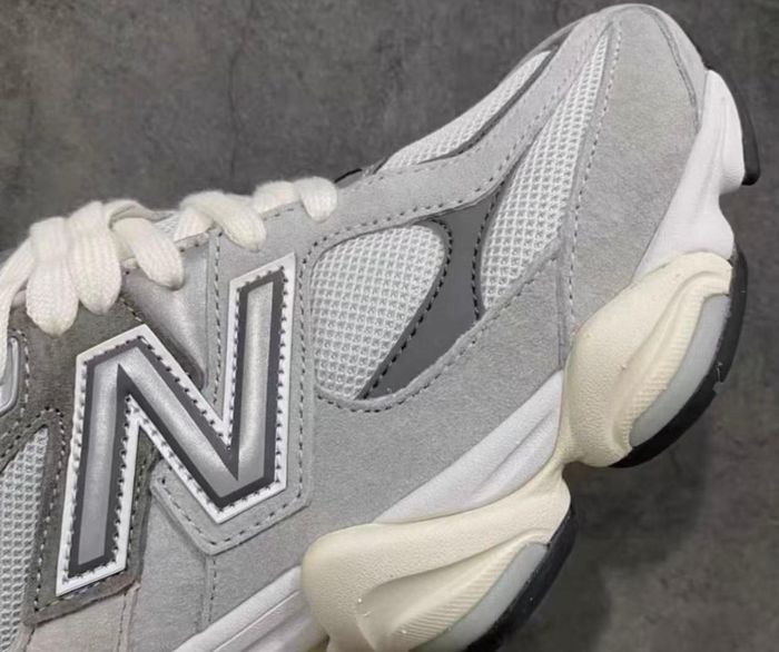 New Balance NB 9060 taille 44 - photo numéro 2