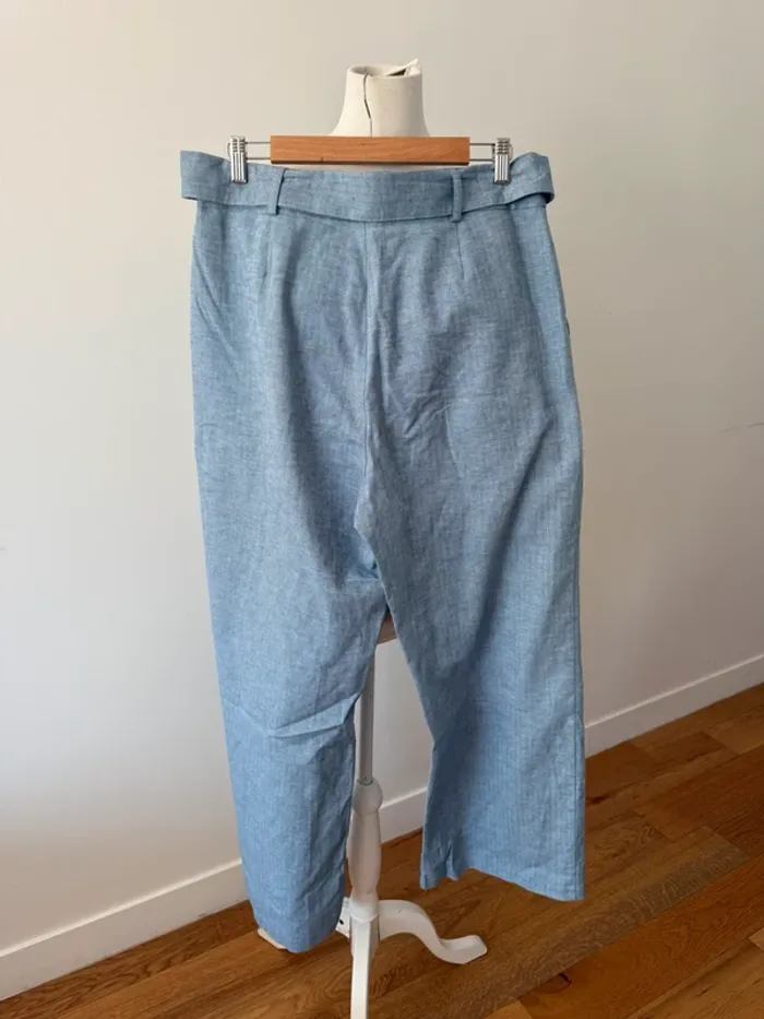 Joli pantalon classe 42/XL avec ceinture tendance négociable - photo numéro 2