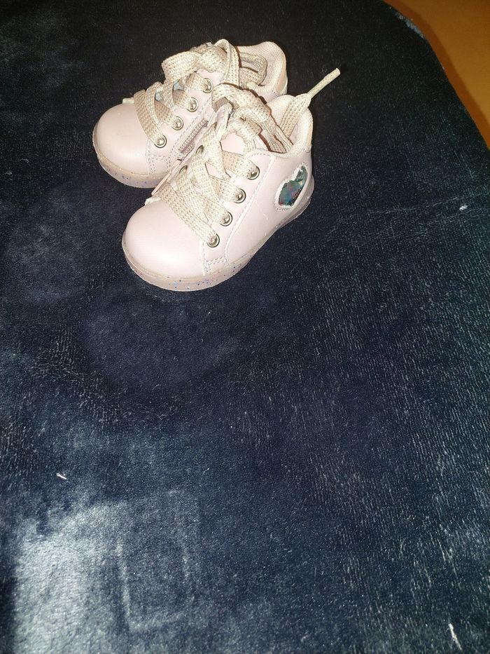 Chaussure de marche 18