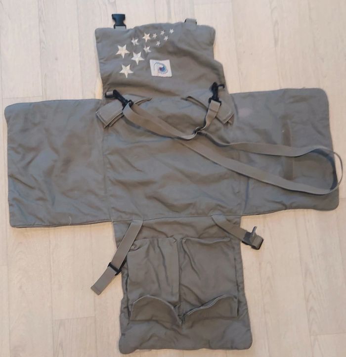 Sac a langer avec grand tapis de change intégré - photo numéro 3