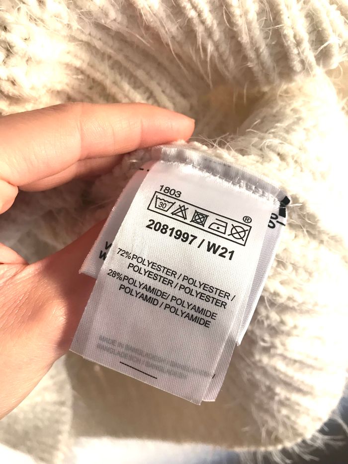 Pull duveteux blanc à col roulé taille 40/42 neuf jamais porté - photo numéro 10