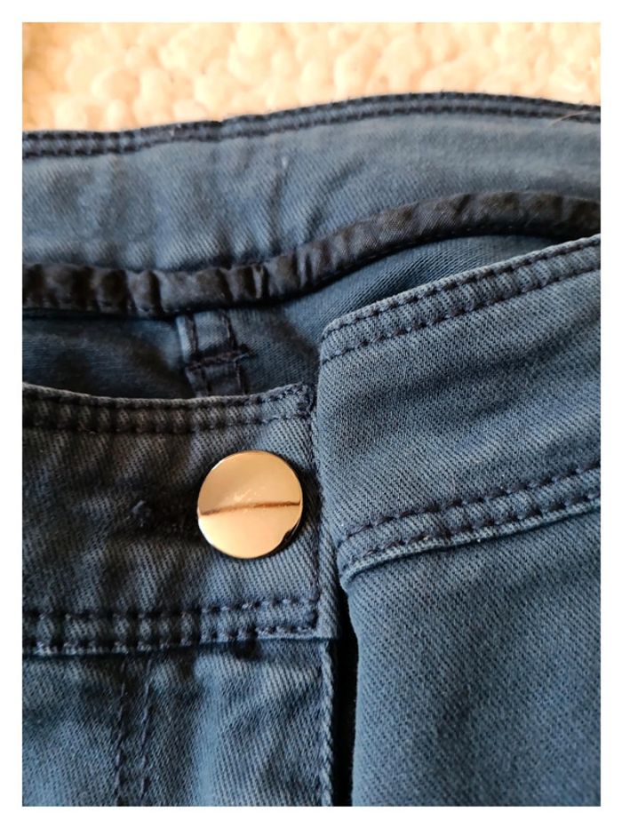 Jean bleu taille 44, mignon neuf détail fermeture pantalon simple basic -- - photo numéro 2