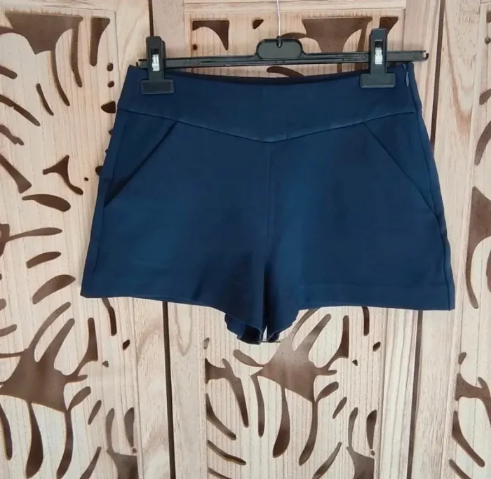 Short fluide Taille S Trafaluc Zara