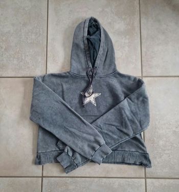 Sweat à capuche gris