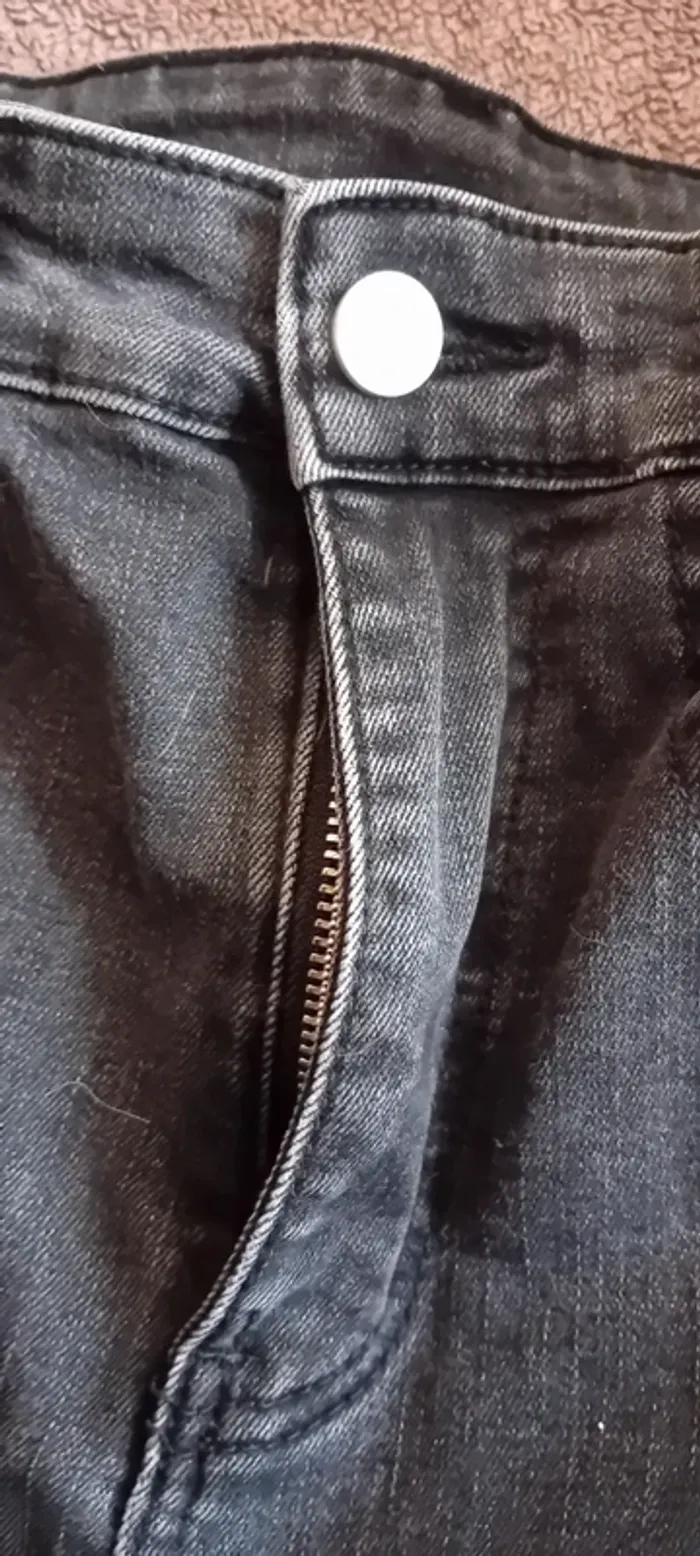 Très joli jean noir/gris pattes d'éléphant shein taille 38 en très bon état - photo numéro 4