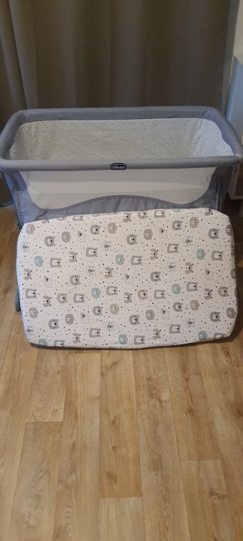 Cododo chicco next to me