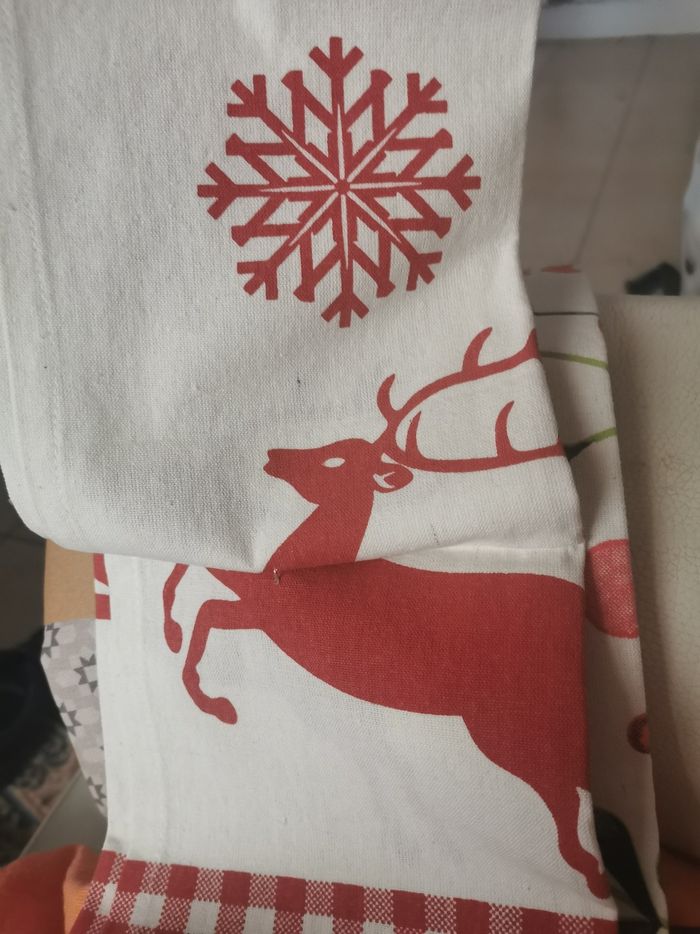 Lot de 3 torchons de Noel neufs sympa - photo numéro 7
