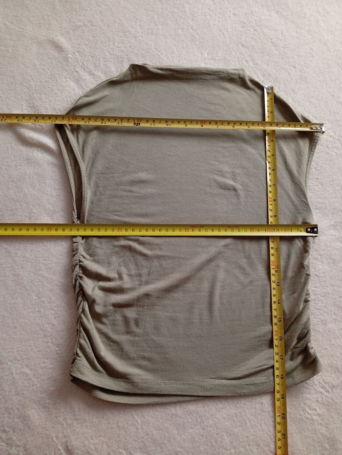 Haut sans manches. Stradivarius 36 - photo numéro 6