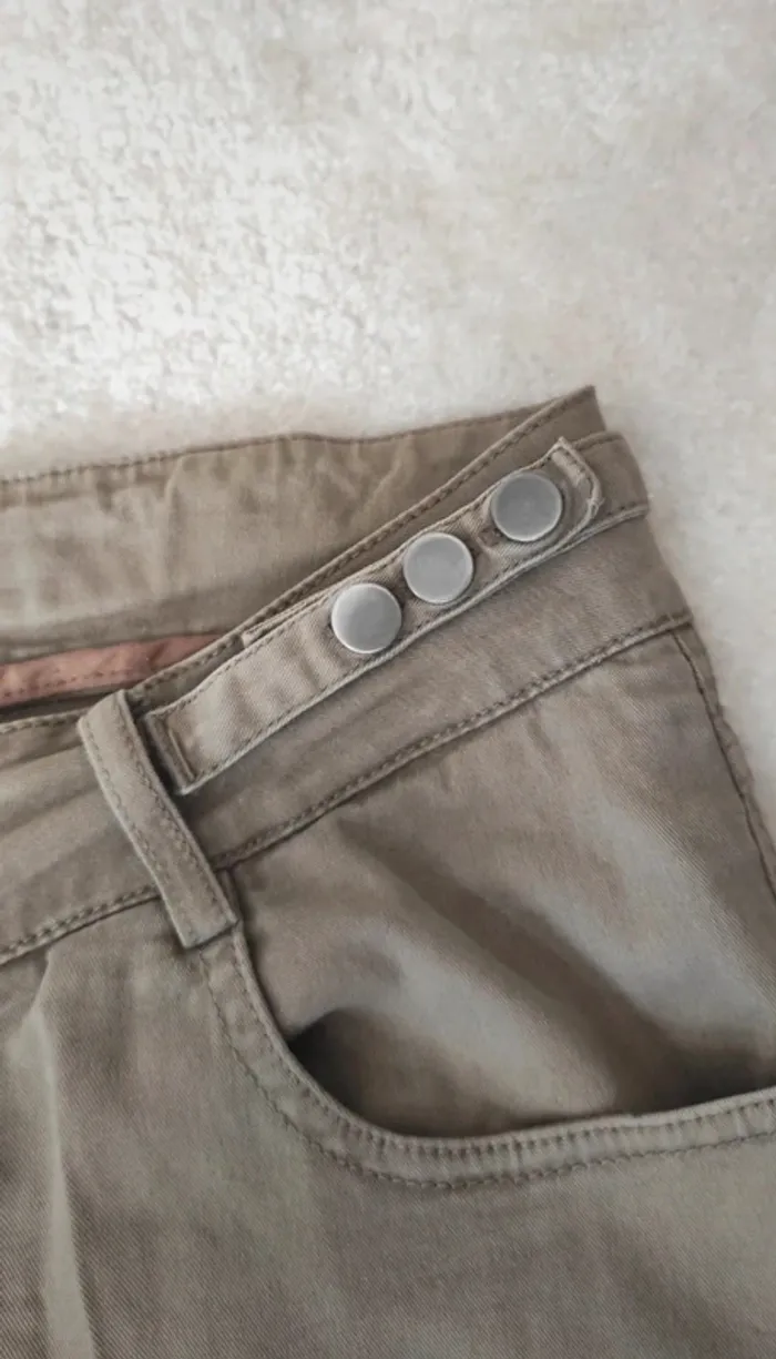 Pantalon chino 123 Un Deux Trois Paris beige coton élasthanne - photo numéro 2