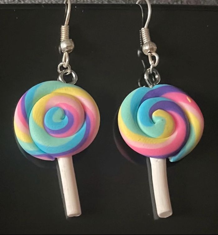 Lot de 7 paires de boucles d’oreilles en Fimo neuve jamais porté - photo numéro 3