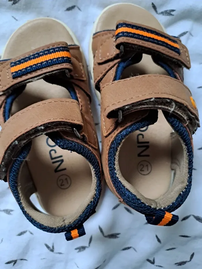 Lot chaussures/chaussons - photo numéro 2