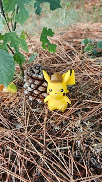 Super figurine Pokemon Nintendo pikachu détective