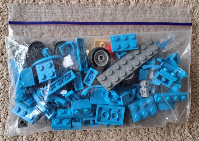 Lego Creator set 10252 Volkswagen Beetle (VW Bettele) + 40252 - photo numéro 9