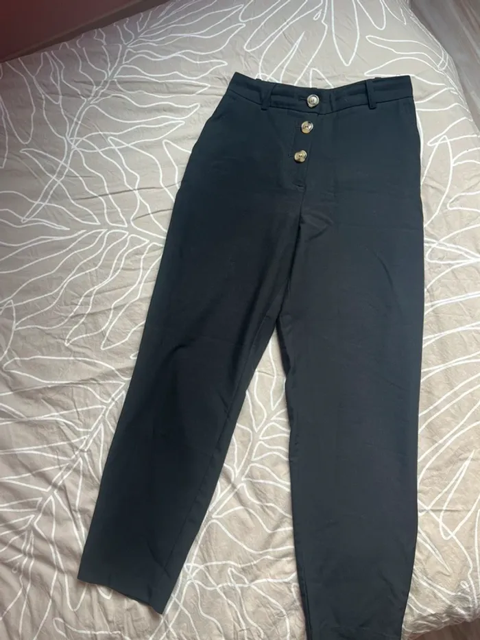 pantalon droit habillé zara noir a boutons - photo numéro 4