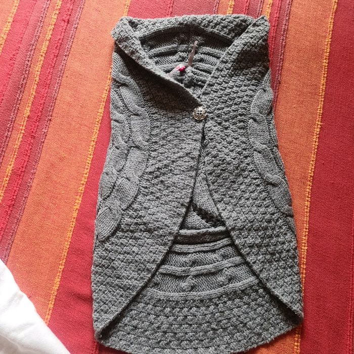 Lots de 4 pulls et gilets - photo numéro 7