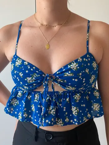 Top fleuri Urban Outfitters