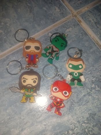 Lot portes clés Avengers neuf