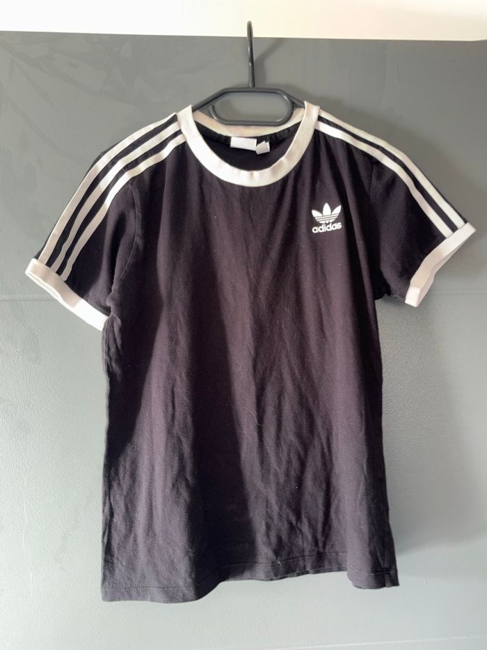 T-shirt adidas
