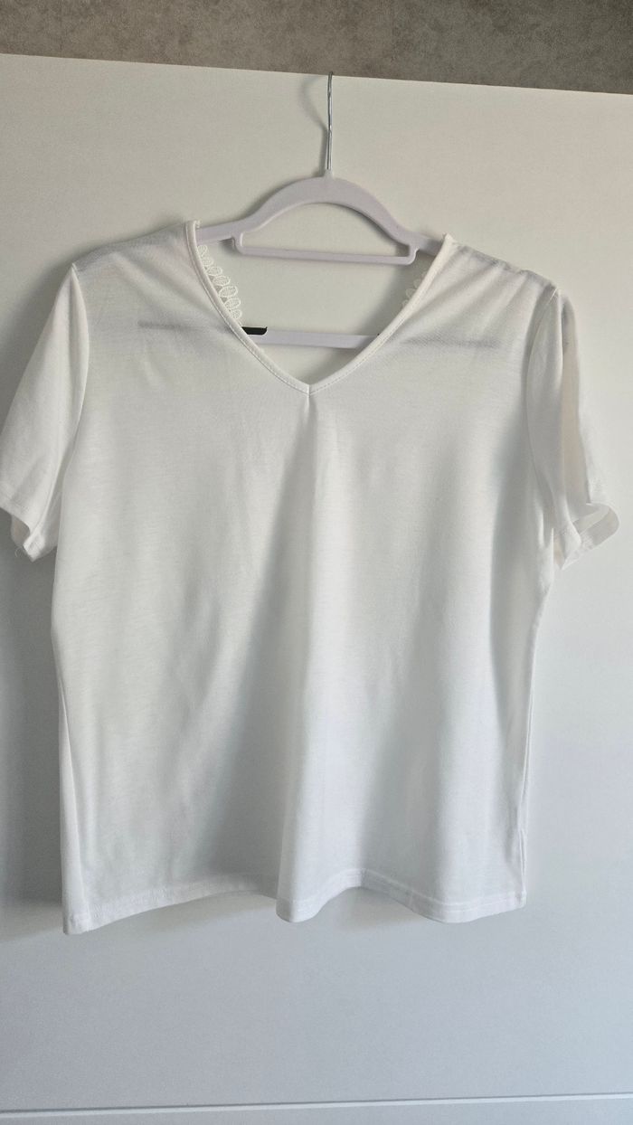 Tee-shirt dentelle - photo numéro 2