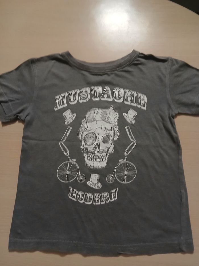 Tee shirt courte manche garcon en coton taille 6 ans  marque in extenso  couleur gris,blanc tres bonne etat - photo numéro 6