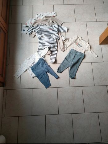 Lots vêtements bébé