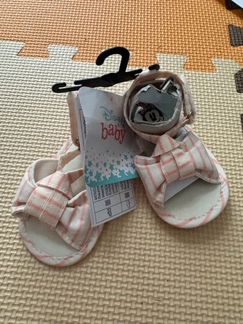 Sandales neuves 