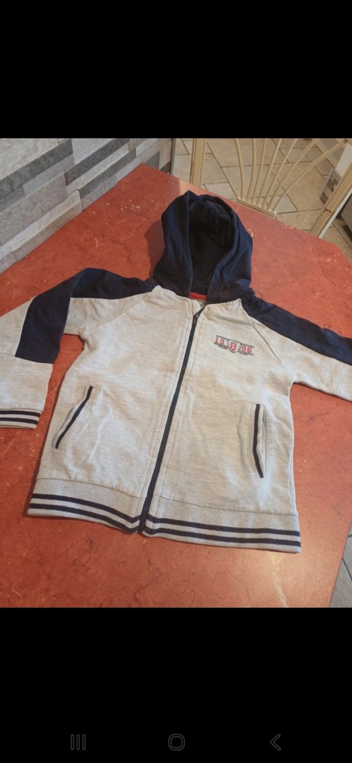 Sweat bébé taille 24 mois