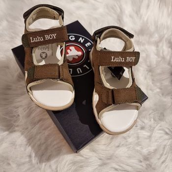 NEUVES (non portées) 🏷⚘️⚘️superbes  sandales pointure 23 garçon ⚘️⚘️