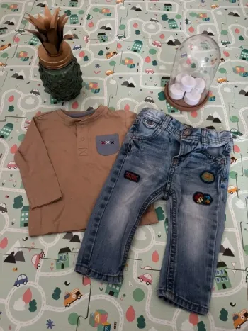 Ensemble t shirt U tout petit et pantalon tape à l’œil 6 mois