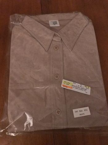 Chemisiers suédine beige homme taille 52 neuf avec étiquette.