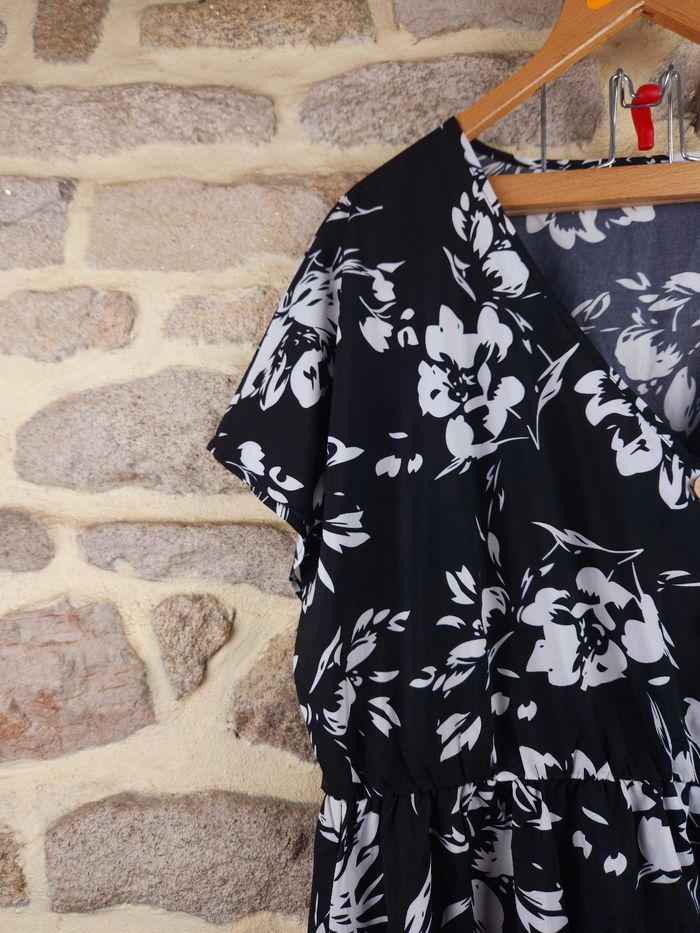 Robe manches chauve souris noir et blanc Femme Taille 54 marque Boohoo 💎 - photo numéro 2