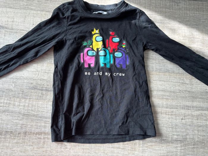 TEE shirt among us 8 ans
