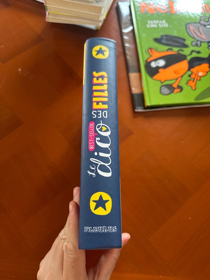 Livre le dico des filles, édition 2017, le vrai, l’original, Fleurus - photo numéro 2