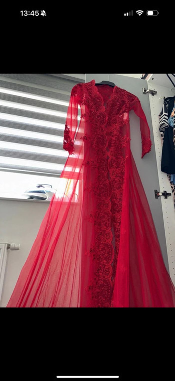 Magnifique caftan neuf taille xs rouge
