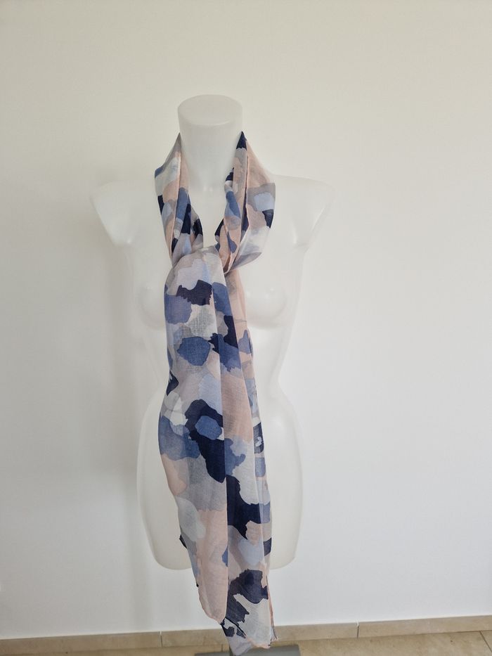 Foulard femme motif tâches - photo numéro 5