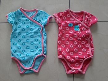 Lot de 2 bodys manches courtes fille 6 mois
