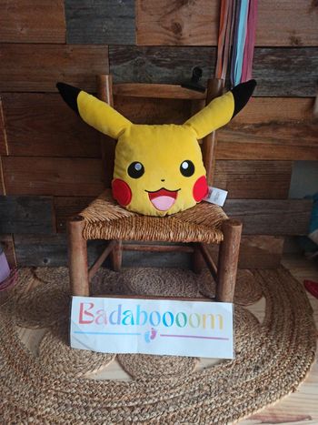 Peluche coussin pokemon Pikachu tbe