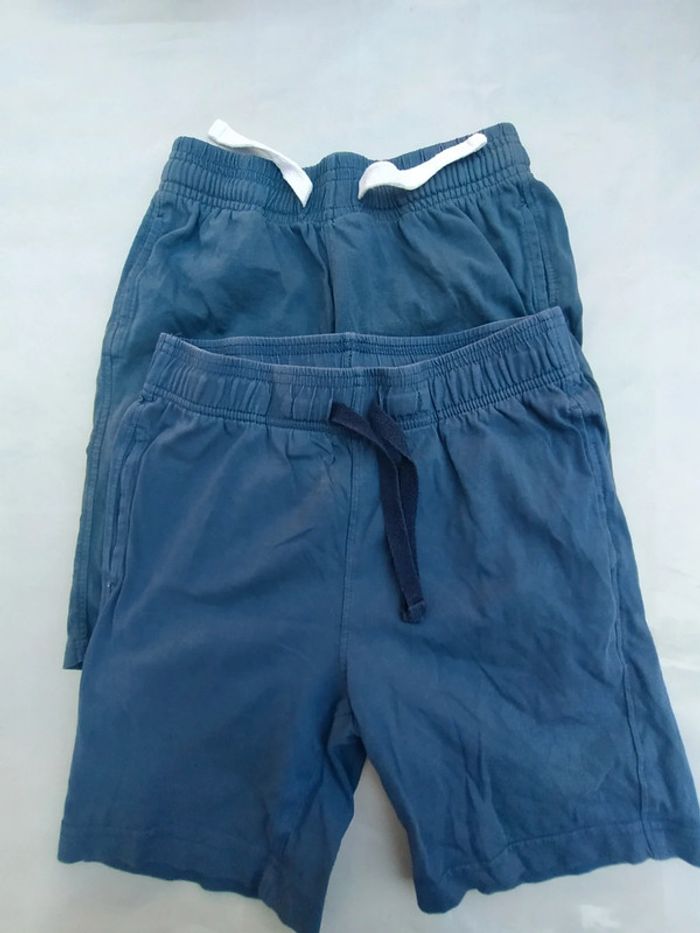 2 shorts bleus léger 10 ans - photo numéro 2