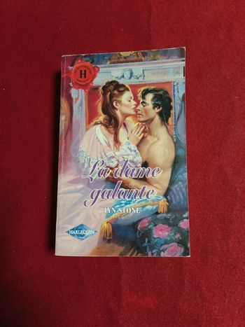 La dame galante " Lyn Stone " Les historiques harlequin