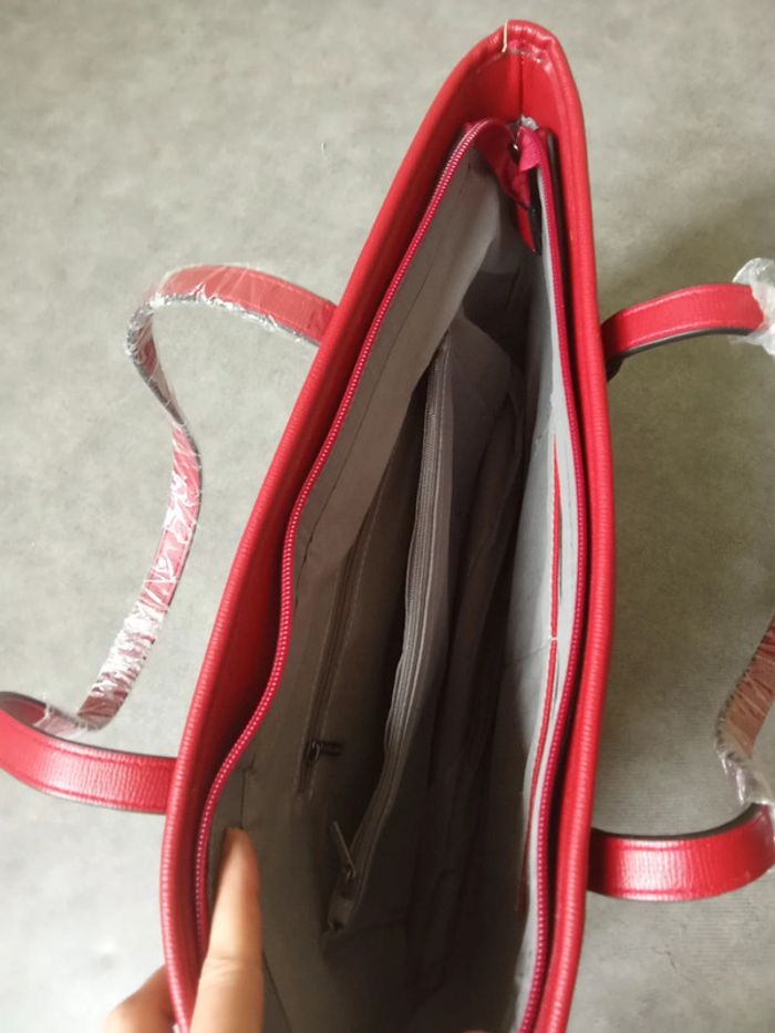 Grand sac rouge , gallantry avec porte monnaie - griffée 😱 - photo numéro 3