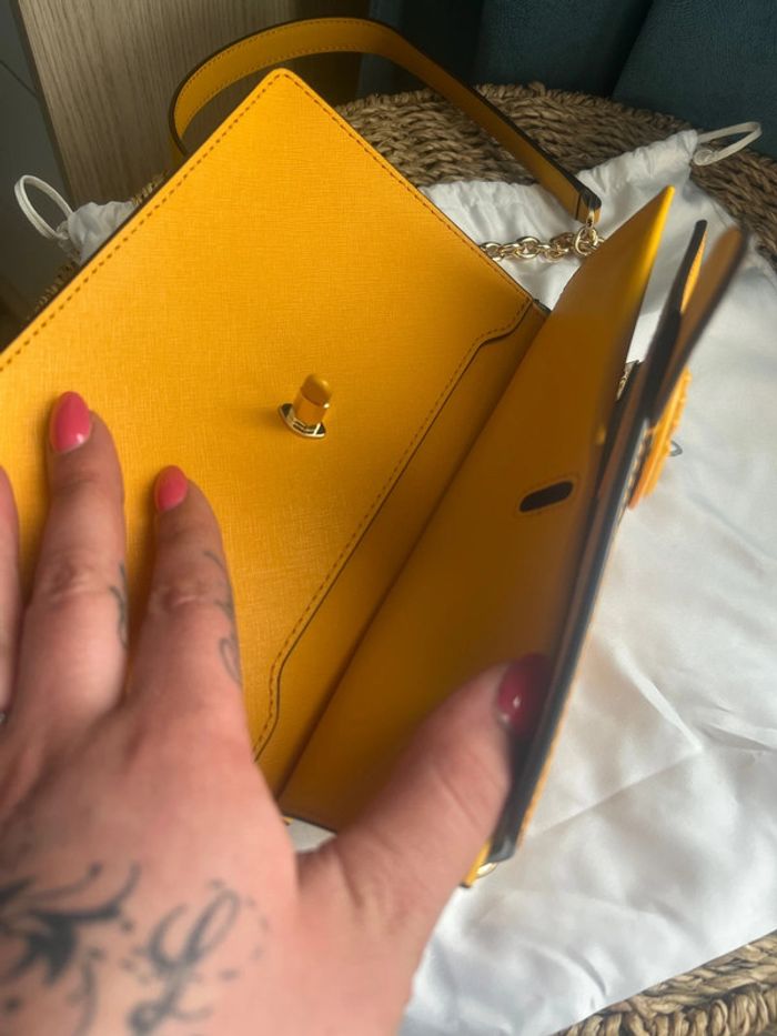 Sac Mickael kors jaune neuf - photo numéro 5