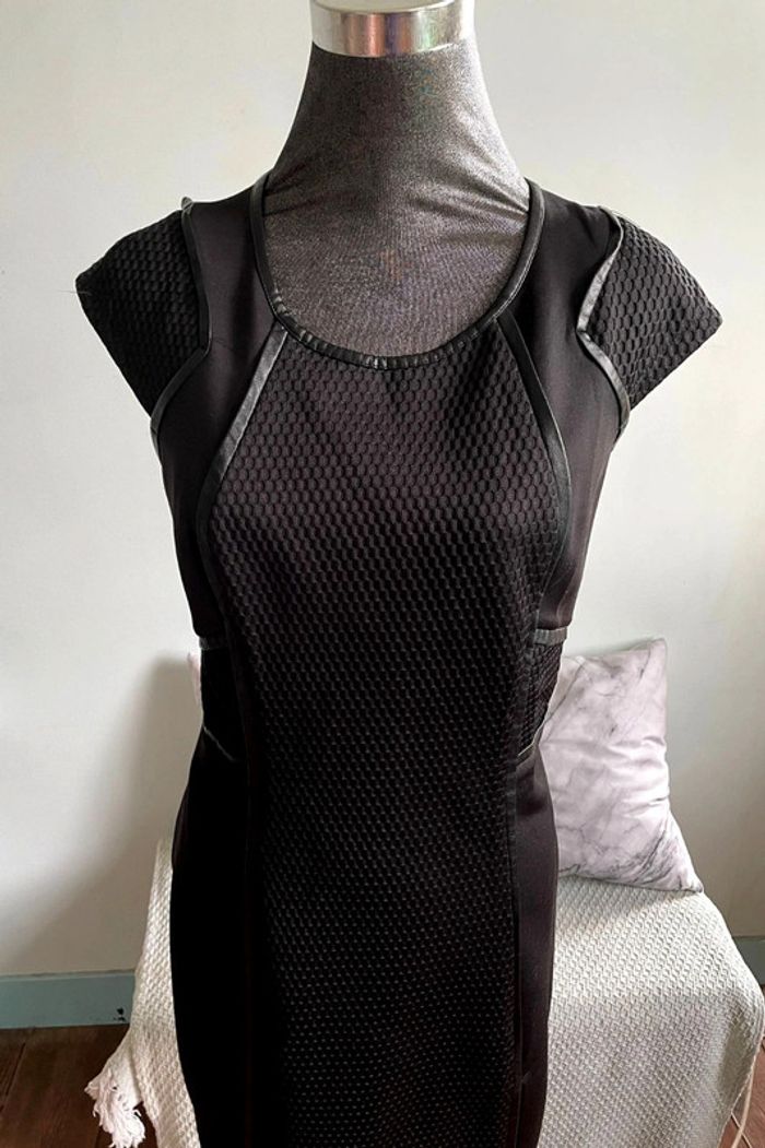 Petite robe noir L'amie de Paris.
