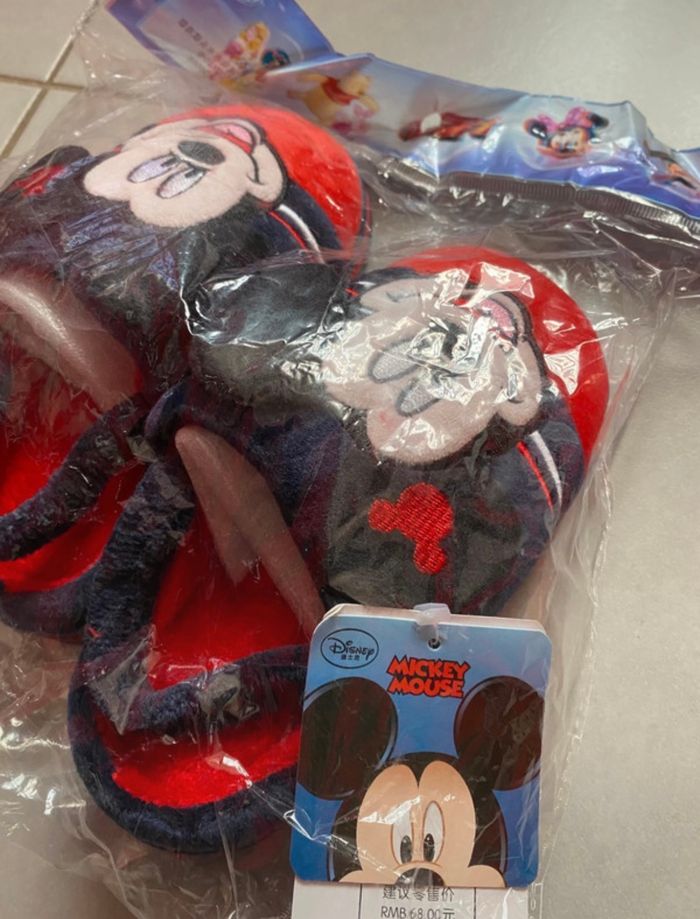 Chaussons mickey - photo numéro 2